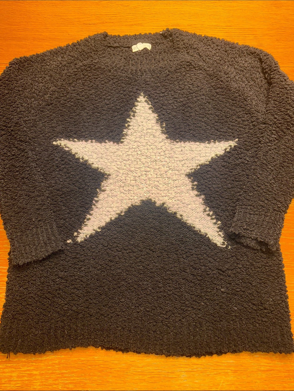 MACARON Blackq Sweater with White Star Motif